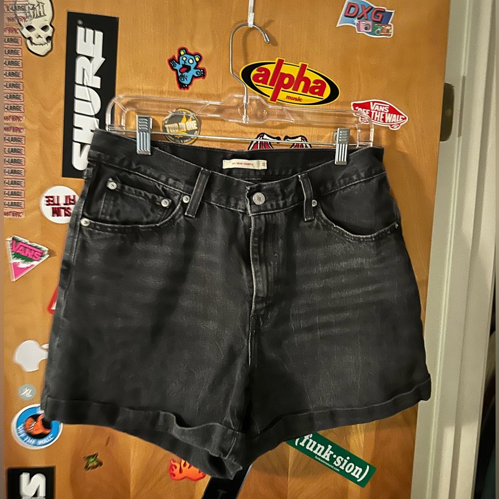 Levi’s 80’s Mom Jean Shorts Hi-Rise size 31